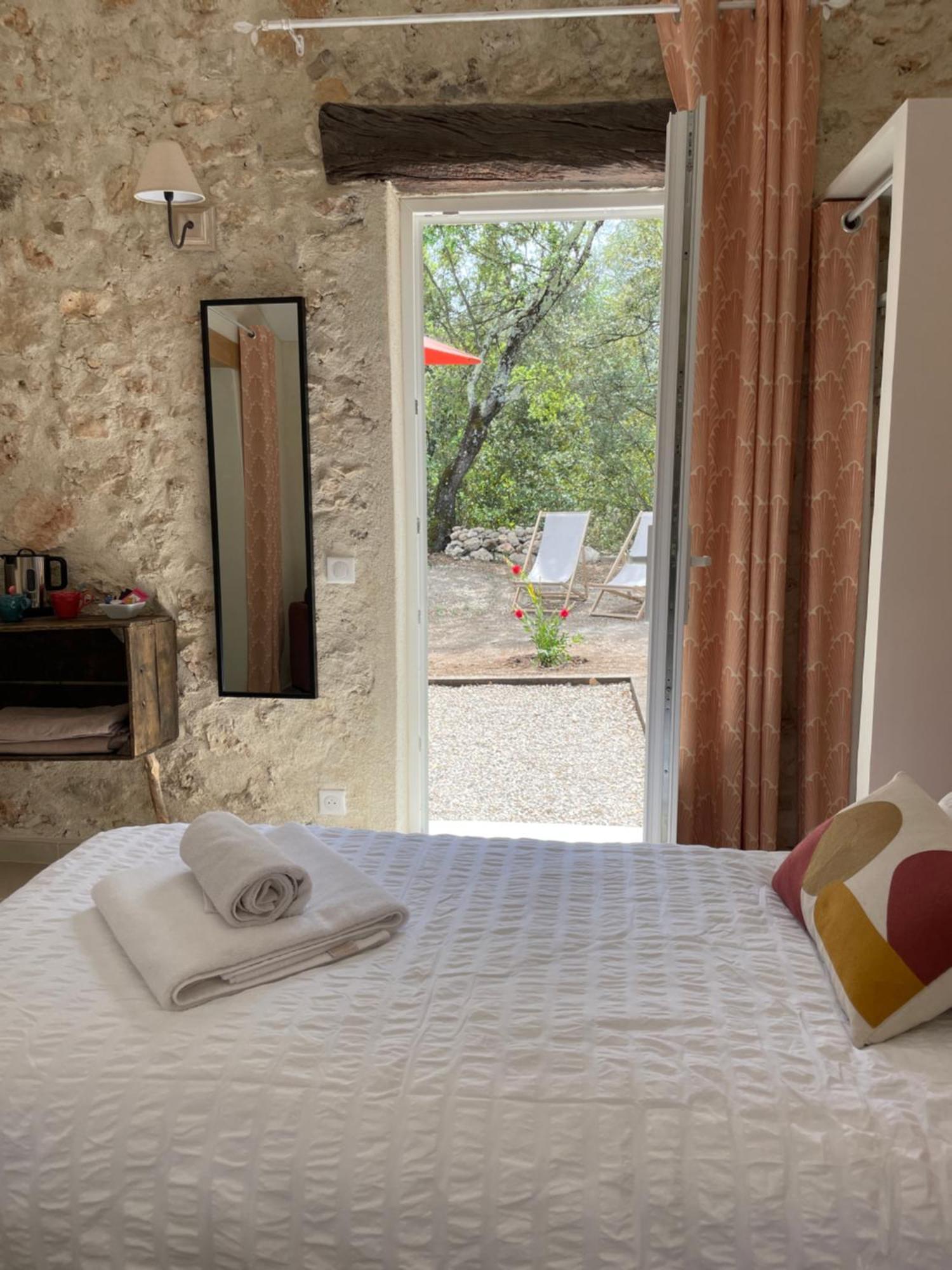 La Parenthese Du Var - Chambre D'Hotes Petits Dejeuners Inclus Et Terrasse Ombragee Saint-Antonin-du-Var Exterior photo